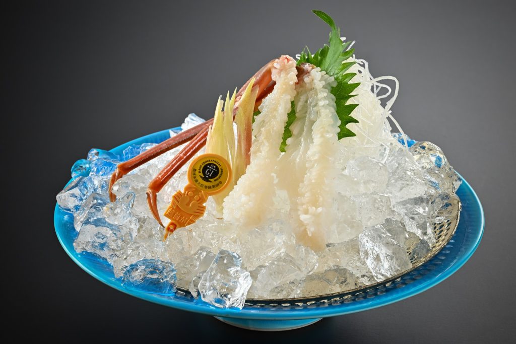 焼きがに・かに刺しを含む越前がに料理