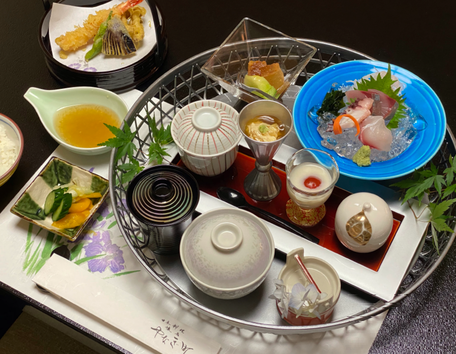 季節の籠膳（夏の一例）